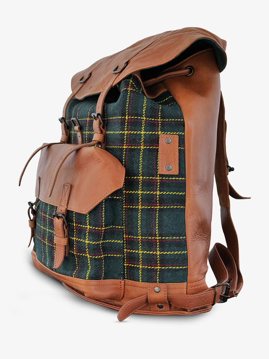 foto-vista-lateral-mochila-de-cuero-para-hombre-monlegionnaire-celtik-paul-marius-bbp-sco-gr-ol