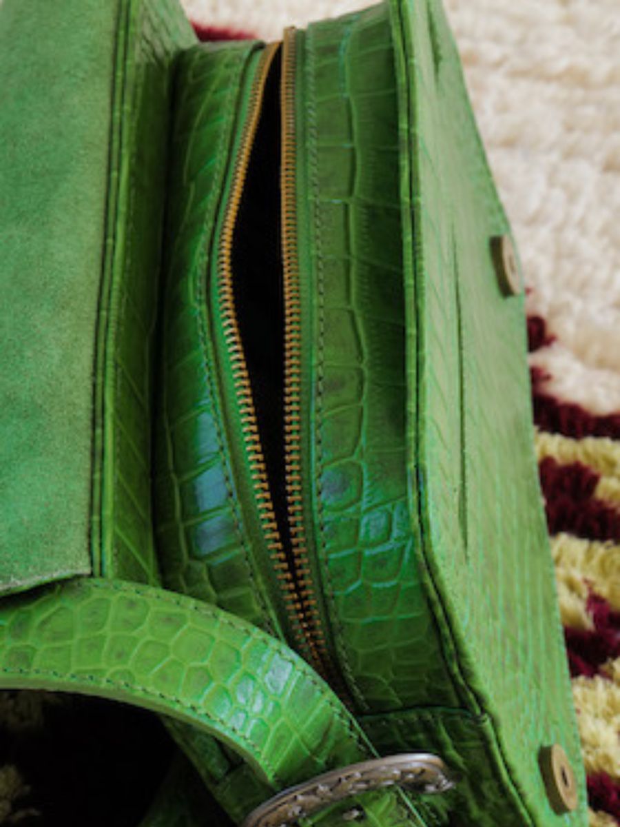 foto-interior-bolso-bandolera-cuero-mujer-verde-lebaguette-alligator-cocktail-jade-paul-marius-w29-a-gr