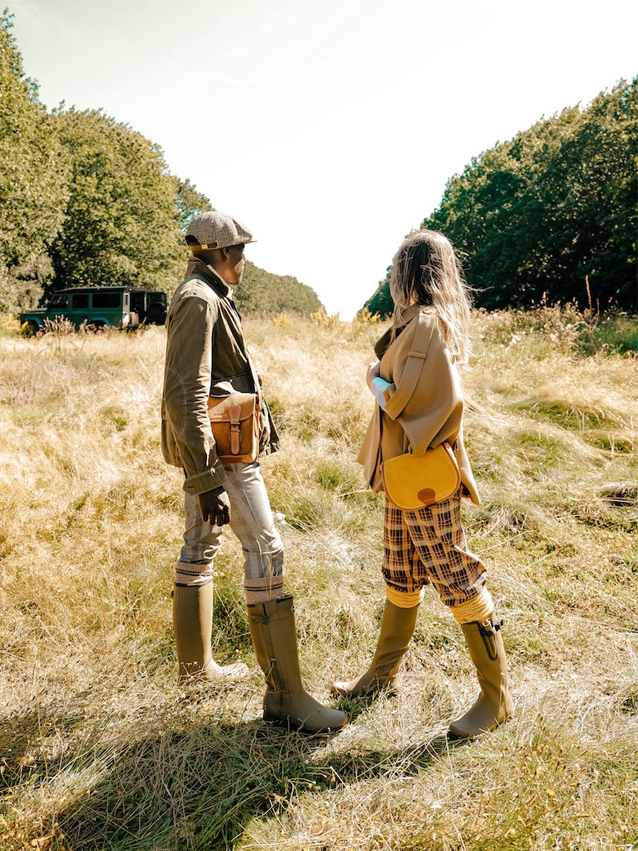 foto-vista-frontal-bolso-bandolera-cuero-mujer-marrón-pampa-paul-marius-lebohemien