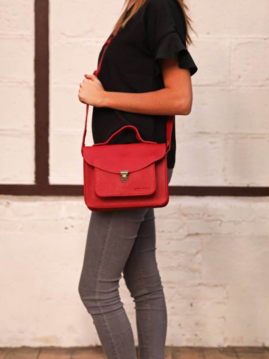 foto-bolso-bandolera-cuero-mujer-rojo-mademoiselle-george-rojo-carmín-paul-marius-w05-r