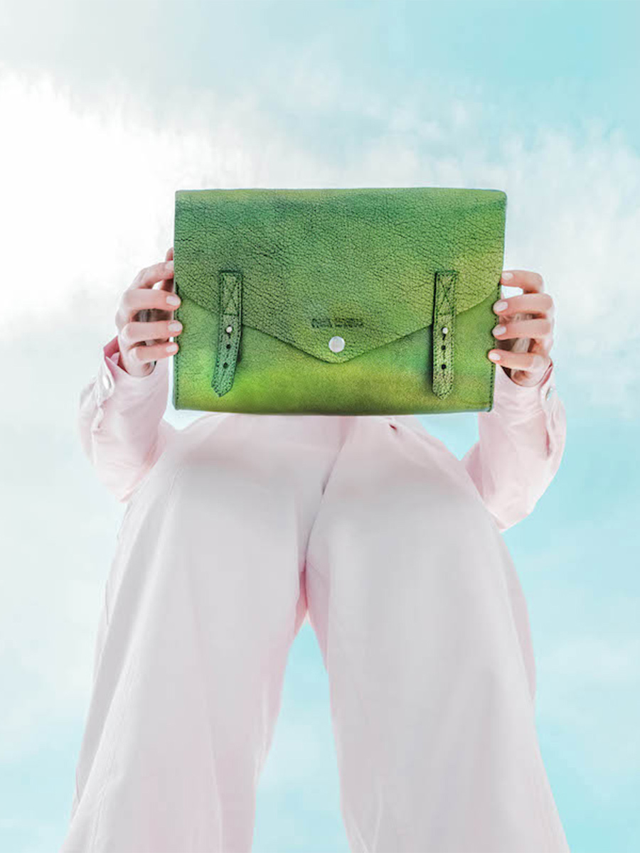 foto-bolso-bandolera-cuero-mujer-verde-lindispensable-absinthe-paul-marius-w08-gr-b