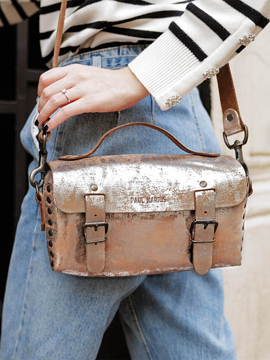 foto-vista-lateral-bolso-bandolera-cuero-mujer-plateado-lartisane-eclats-argentes-paul-marius-p02-sd