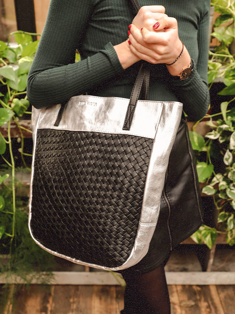 foto-bolso-cesta-mujer-cuero-plateado-negro-lecomplice-plateado-negro-paul-marius-w21-s-b