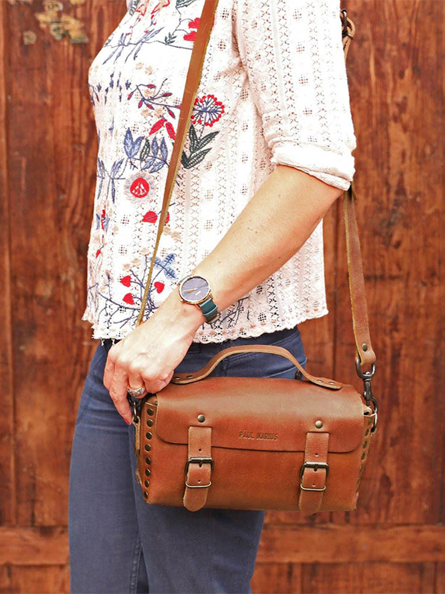 foto-bolso-bandolera-cuero-mujer-marrón-lartisane-natural-paul-marius-p02-l