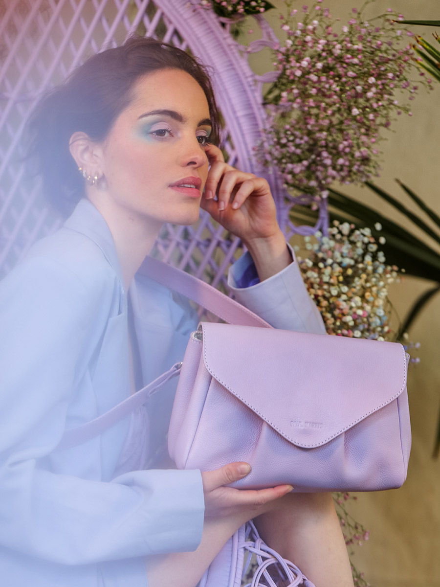 foto-material-bolso-bandolera-cuero-violeta-suzon-m-pastel-lilas-paul-marius-w25m-pt-p